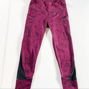 Athleta maroon + black Capri xxs
